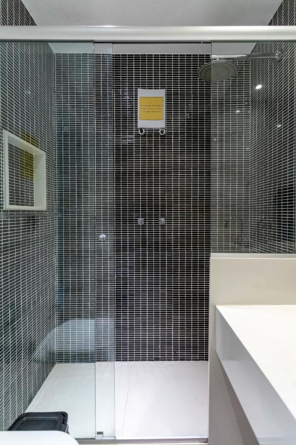 Pineapples SL1001 - Luxuoso apartamento à uma quadra da praia de Copacabana Rio de Janeiro Exterior foto