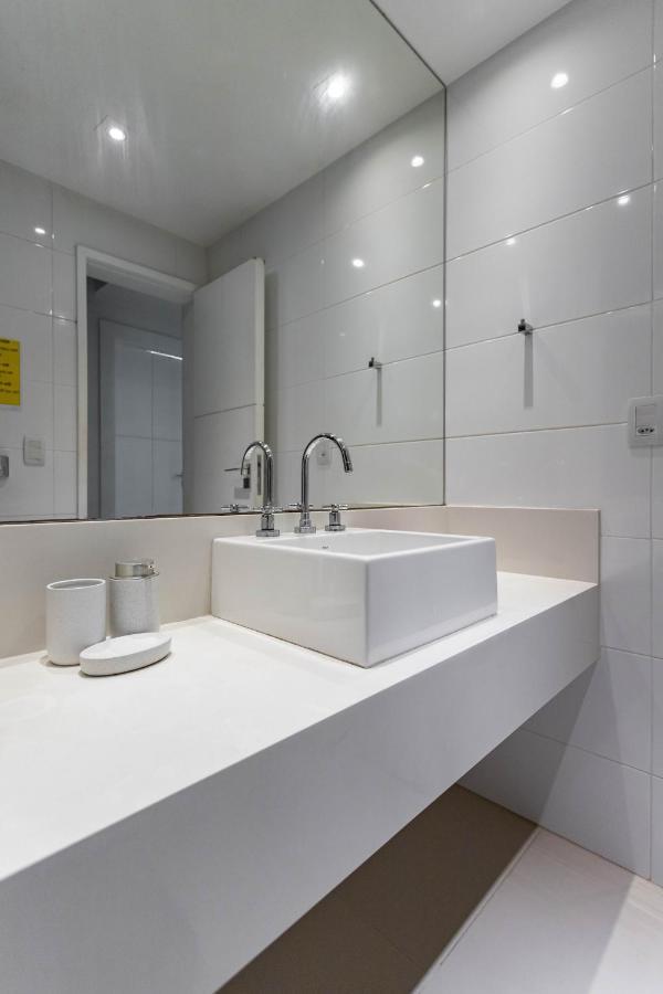 Pineapples SL1001 - Luxuoso apartamento à uma quadra da praia de Copacabana Rio de Janeiro Exterior foto